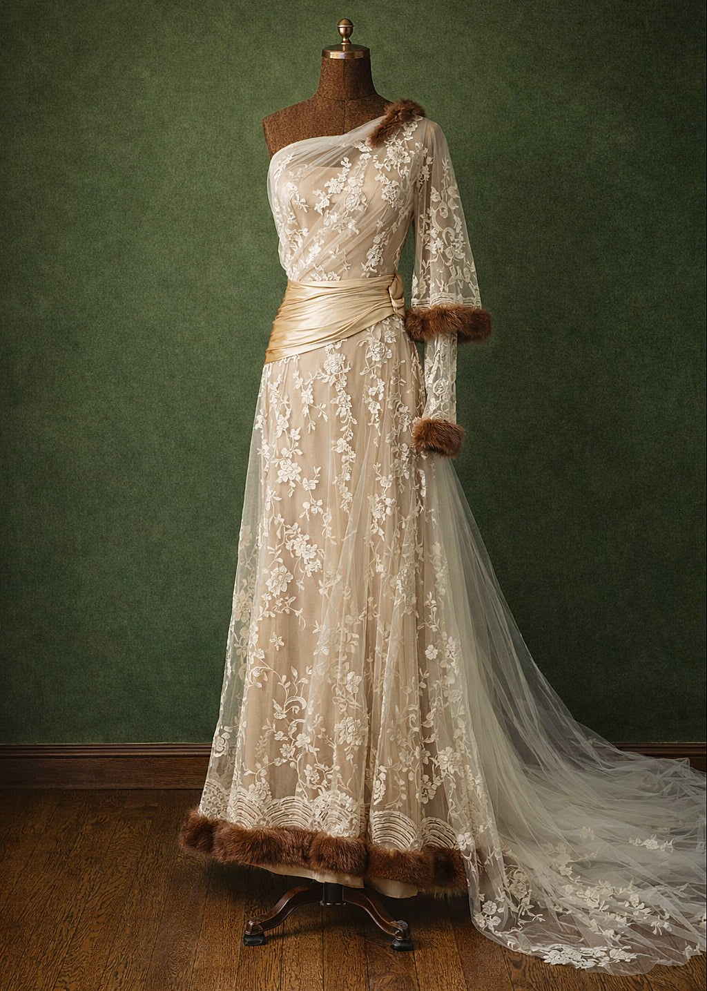 Early 20th-Century Ivory Lace Gown with Silk Sash and Sofi Fur Trim